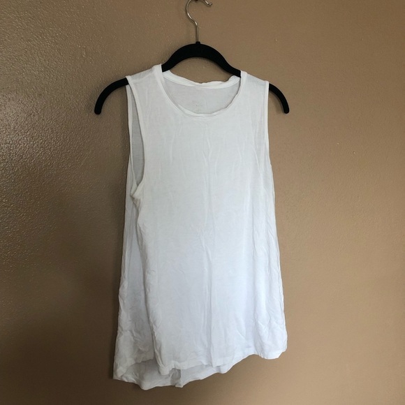 Universal Thread | Tops | Universal Thread White Lightweight Tank Size ...
